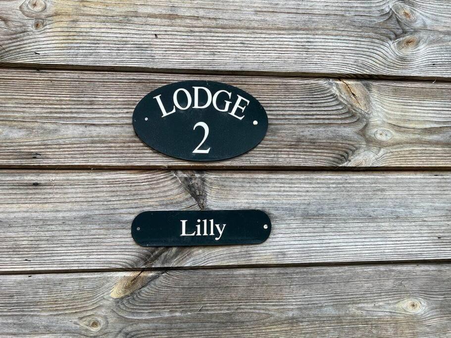 Lilly Lodge, Lake Pochard South Cerney Exterior photo